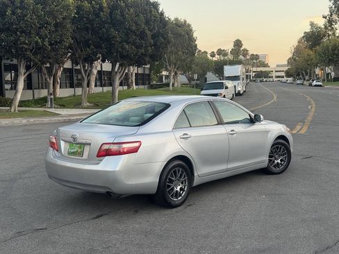 Used 2009 Toyota Camry LE FWD image 5