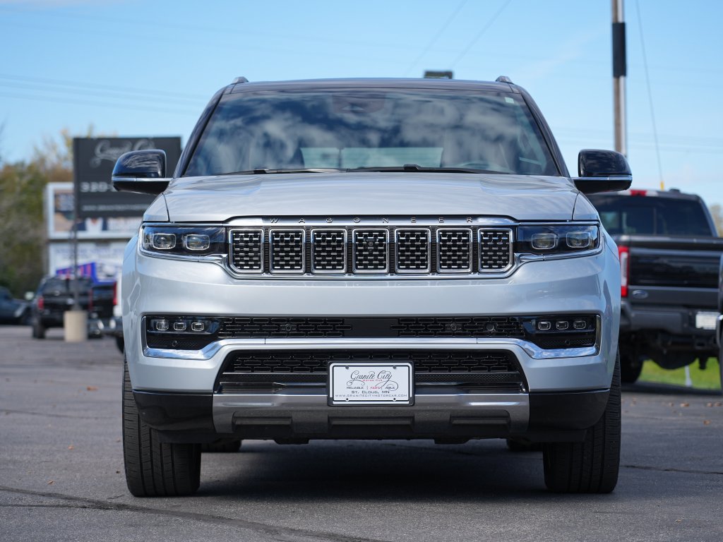 Used 2023 Jeep Grand Wagoneer Series III AWD/4WD image 8