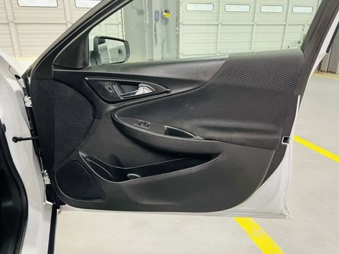 Used 2024 Chevrolet Malibu LT image 30