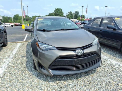 Used 2017 Toyota Corolla LE FWD image 8
