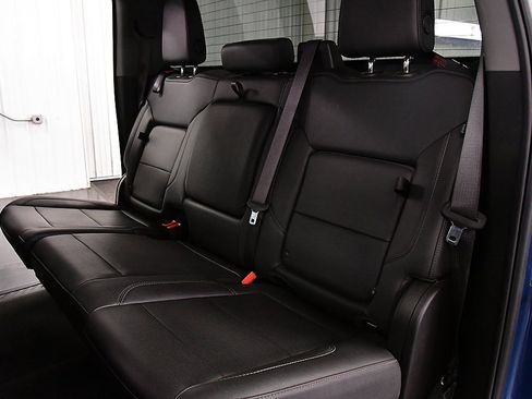 Used 2024 GMC Sierra 1500 SLT image 30