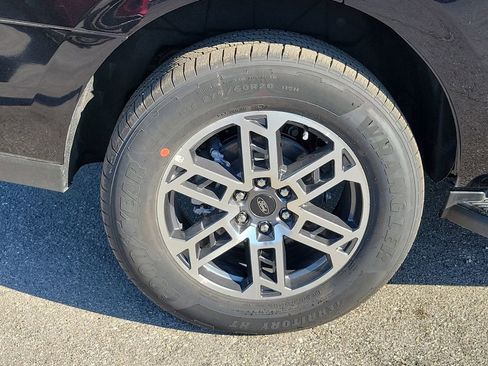 New 2025 Ford Expedition Active image 5