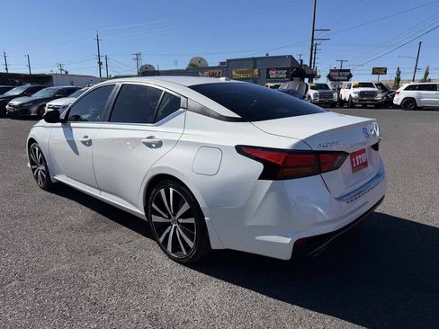 Used 2021 Nissan Altima 2.5 SR FWD image 5