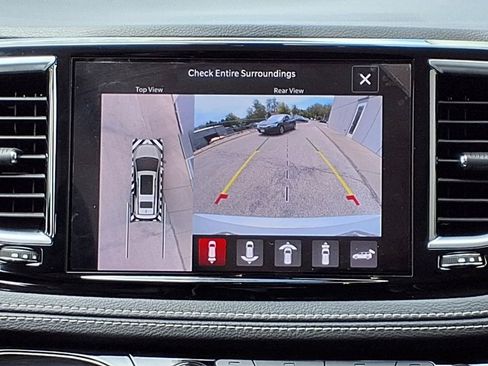 Used 2021 Chrysler Pacifica Limited w/ Uconnect Theater Family Group FWD image 19