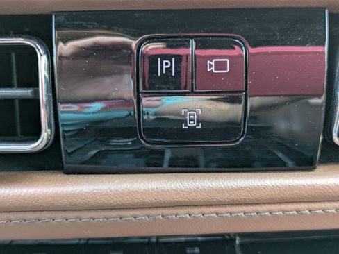 Used 2020 Lincoln Aviator Reserve w/ Equipment Group 202A image 22