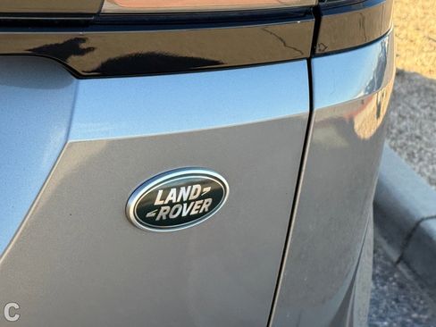 Used 2020 Land Rover Range Rover Evoque SE image 8