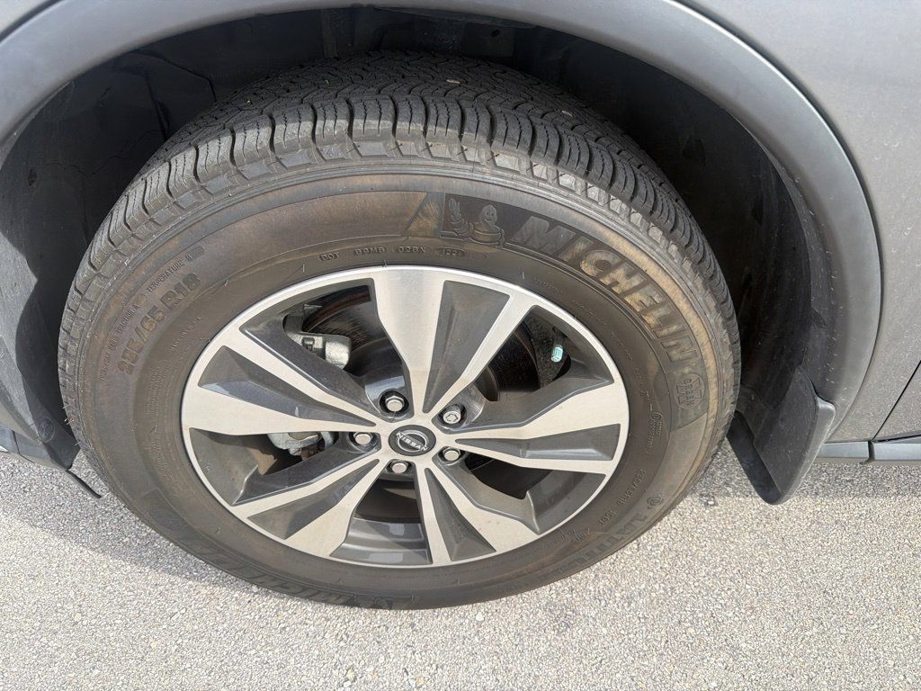 Certified 2024 Nissan Murano SV FWD image 9