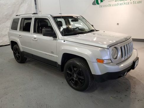 Used 2011 Jeep Patriot 70th Anniversary w/ Sun/Sound Group AWD/4WD image 8