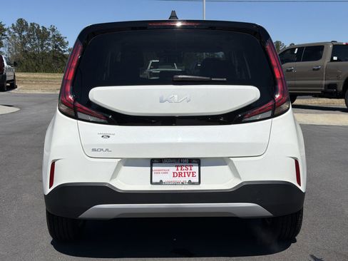 Used 2025 Kia Soul LX w/ LX Technology Package image 22