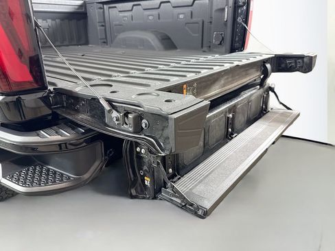 Used 2024 GMC Sierra 2500 Denali w/ Denali Reserve Package image 34