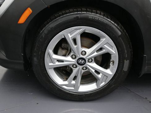 Used 2022 Hyundai Kona SEL FWD image 9