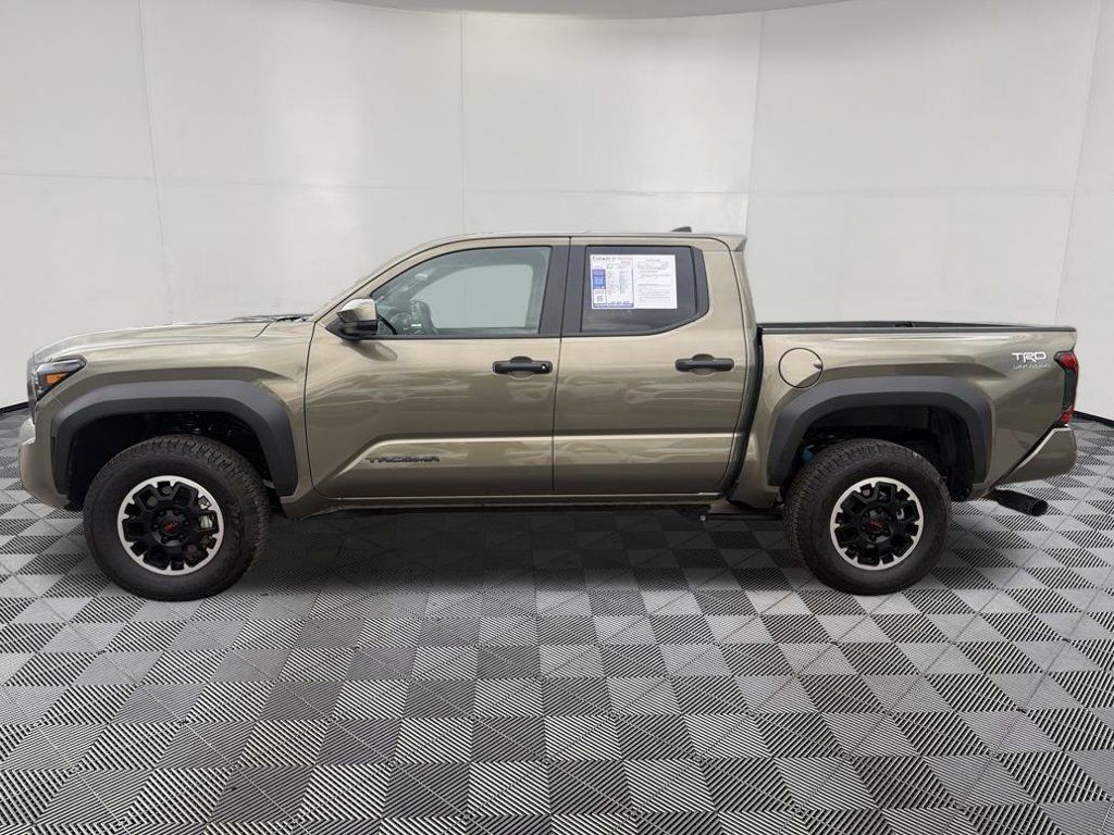 Used 2026 Toyota Tacoma TRD Off-Road AWD/4WD image 4