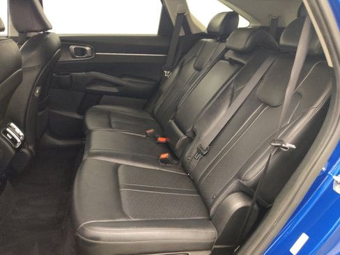 Used 2022 Kia Sorento S image 18