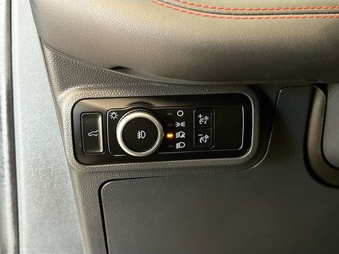 Used 2025 Ford Explorer ST image 10