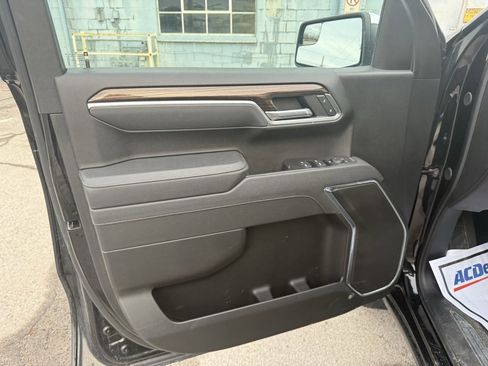 Used 2025 Chevrolet Silverado 1500 LT image 33