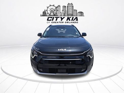 Used 2025 Kia Niro EX Touring FWD image 8
