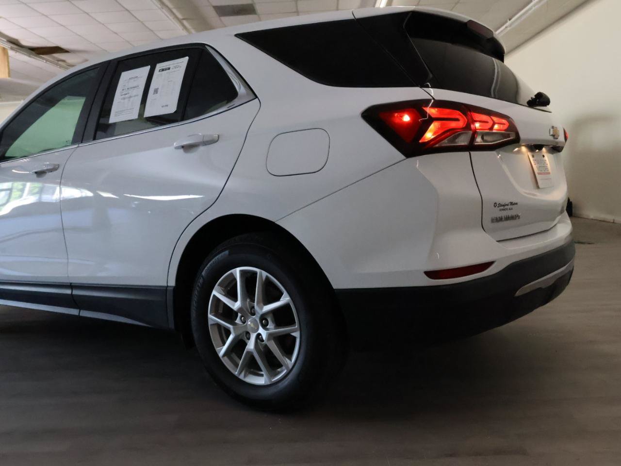 Used 2024 Chevrolet Equinox LT FWD image 27