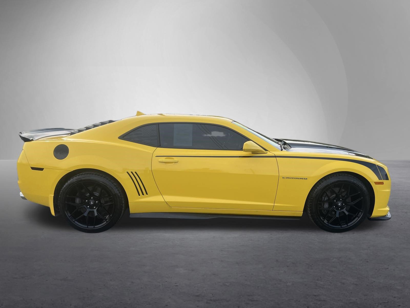 Used 2013 Chevrolet Camaro SS w/ RS Package RWD image 2