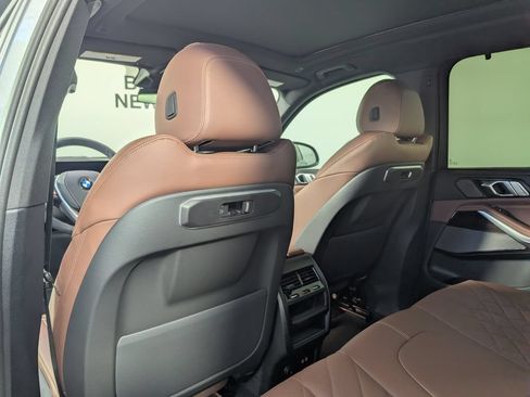New 2026 BMW X5 xDrive40i w/ Premium Package AWD/4WD image 14