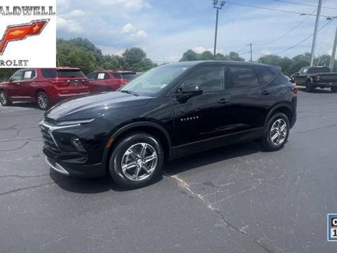 Certified 2025 Chevrolet Blazer LT AWD/4WD image 4