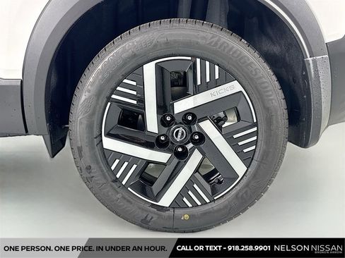 New 2026 Nissan Kicks SV w/ SV Premium Package FWD image 30