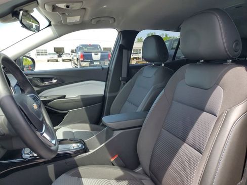 Used 2024 Chevrolet Trax LT w/ Driver Confidence Package FWD image 5