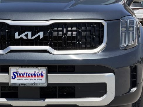 Used 2024 Kia Telluride LX FWD image 8