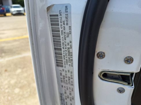 Used 2017 RAM 2500 Tradesman w/ Chrome Appearance Group RWD image 31