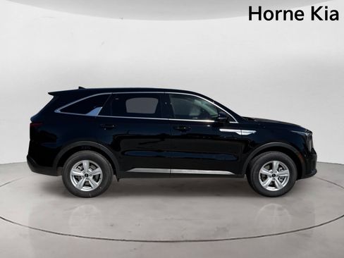 New 2026 Kia Sorento LX FWD image 3