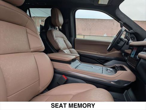 Used 2025 Lincoln Navigator Black Label AWD/4WD image 24