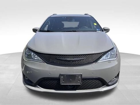 Used 2020 Chrysler Pacifica Limited w/ Advanced Safetytec Group FWD image 10
