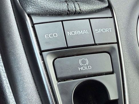 Used 2022 Toyota Camry XSE image 23