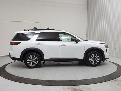 New 2026 Nissan Pathfinder SL FWD image 8