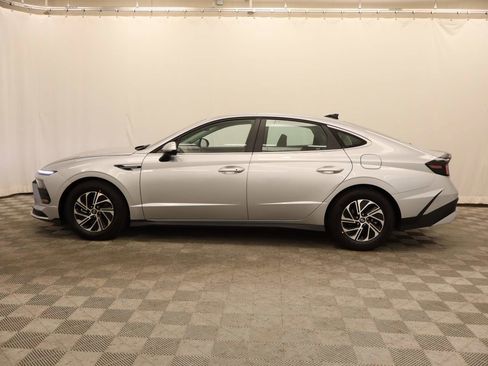 New 2026 Hyundai Sonata Blue FWD image 2