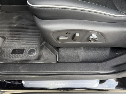 Used 2025 Buick Enclave Avenir w/ Super Cruise Package image 12