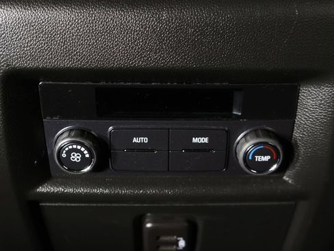 Used 2023 Chevrolet Traverse LT FWD image 53