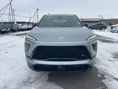 Used 2025 Buick Enclave Sport Touring image 3