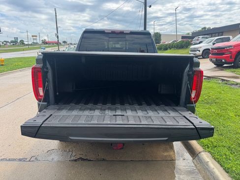 Used 2021 GMC Sierra 1500 AT4 w/ Technology Package AWD/4WD image 10