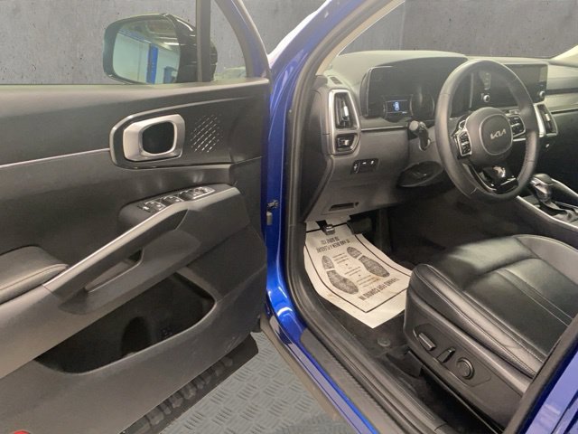 Used 2023 Kia Sorento S w/ Panoramic Sunroof Package FWD image 19