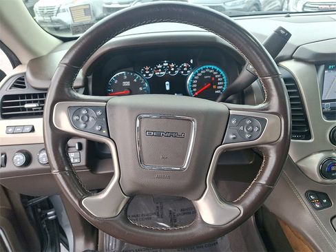 Used 2020 GMC Yukon Denali w/ Denali Premium Package image 22