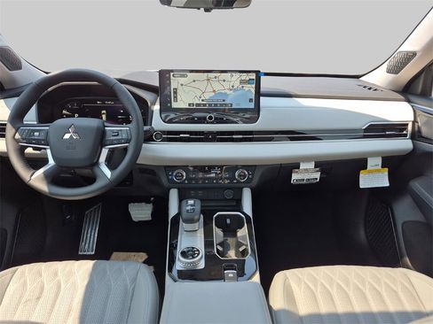 New 2025 Mitsubishi Outlander SEL image 23