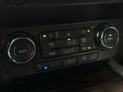 Used 2019 Ford F150 Lariat w/ Equipment Group 501A Mid image 18