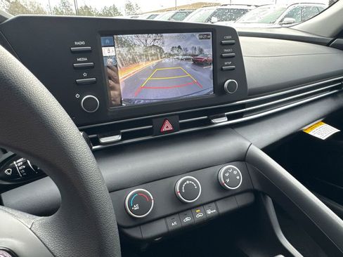 New 2026 Hyundai Elantra SE image 18