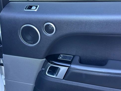 Used 2018 Land Rover Range Rover Sport HSE image 24