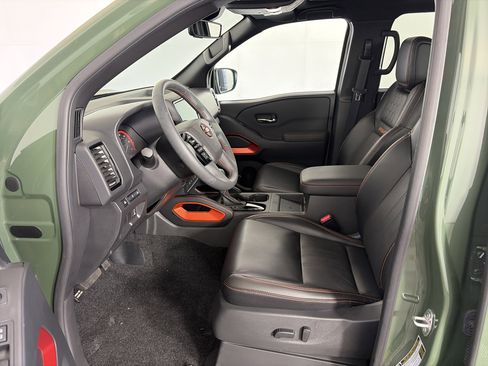 Used 2024 Nissan Frontier PRO-4X w/ Pro Premium Package AWD/4WD image 6