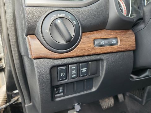 Used 2017 Nissan Titan Platinum Reserve image 31