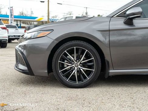 Used 2023 Toyota Camry SE w/ Convenience Package image 10