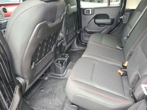 Used 2019 Jeep Wrangler Unlimited Rubicon w/ Safety Group image 16