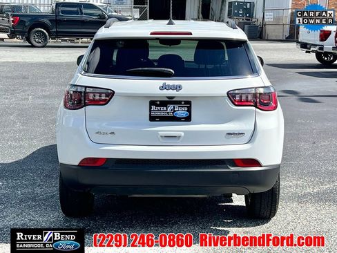 Used 2024 Jeep Compass Latitude image 4