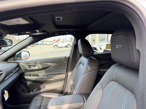 New 2026 Buick Envista Sport Touring w/ Convenience I Package image 11
